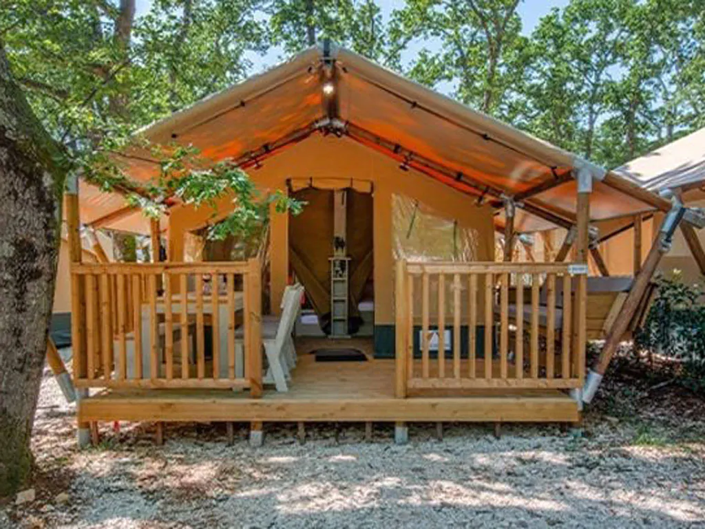 camping-rosapineta-glamping-tent-safari-lodge-ecolodge-exterior-terrace