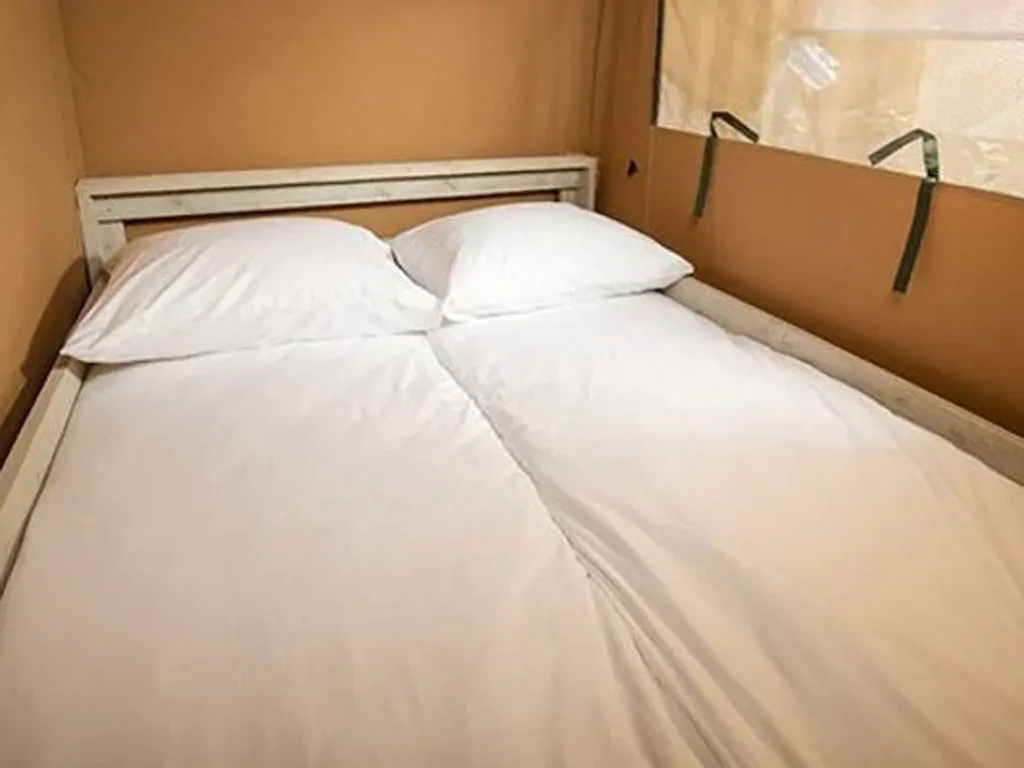 camping-rosapineta-glamping-tent-safari-lodge-ecolodge-interior-bedroom