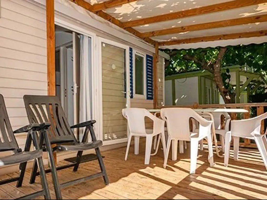 camping-village-portofelice-mobile-home-comfort-exterior-terrace-view