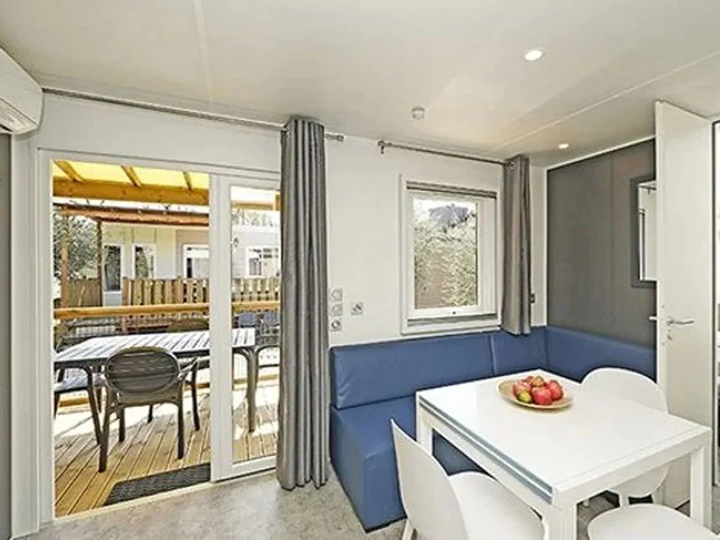 camping-village-portofelice-mobile-home-premium-interior-living-room