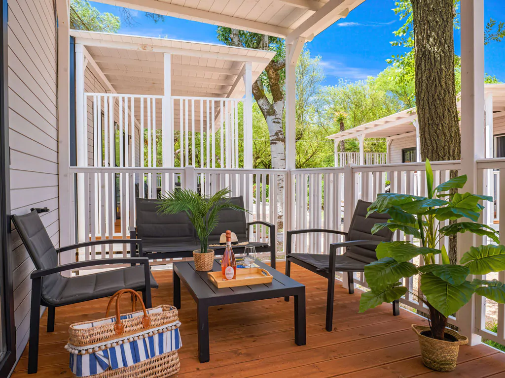 tenuta-primero-mobile-home-lodge-comfort-exterior-terrace