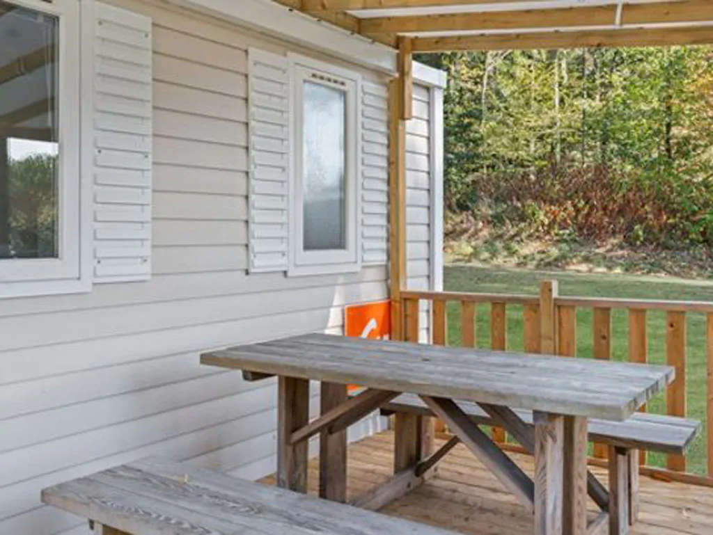 hu-girasole-village-mobile-home-comfort-for-4-persons-exterior-terrace