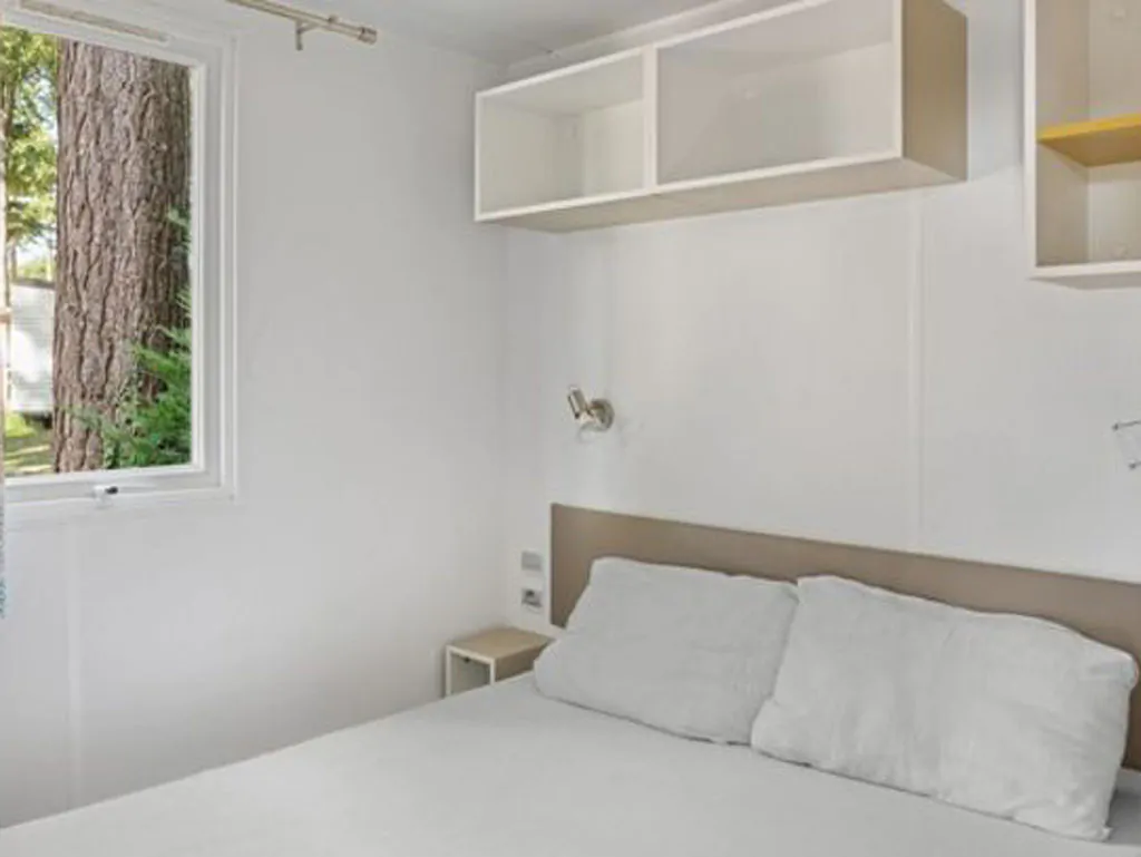 hu-girasole-village-mobile-home-comfort-for-4-persons-interior-bedroom-double-bed