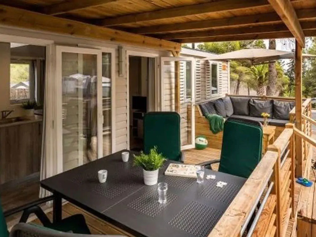 hu-park-albatros-village-mobile-home-premium-for-6-persons-exterior-terrace