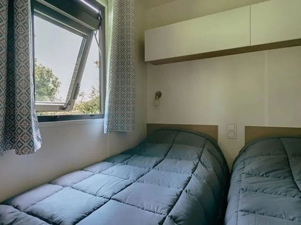hu-park-albatros-village-mobile-home-premium-for-6-persons-interior-bedroom-view