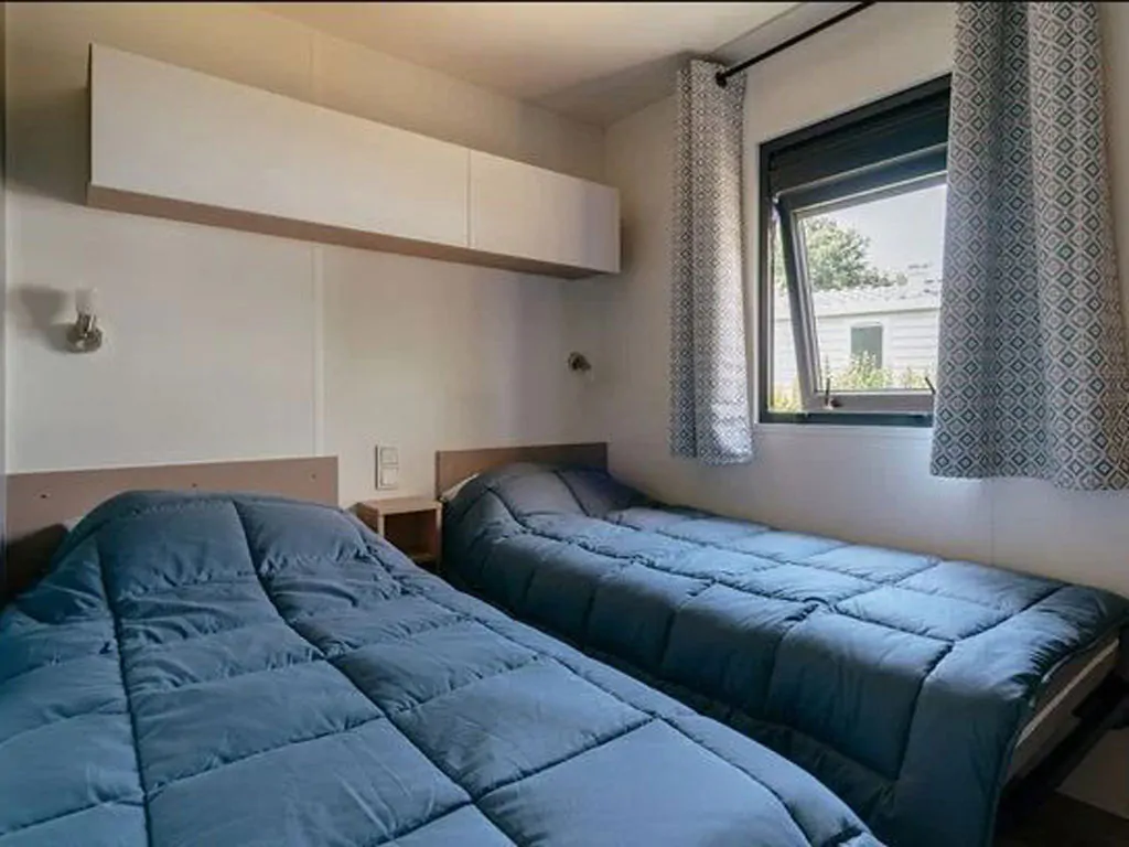 hu-park-albatros-village-mobile-home-premium-for-6-persons-interior-bedroom