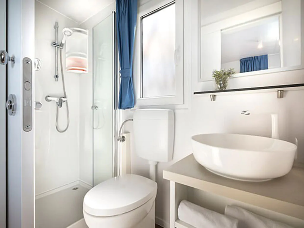 valamar-camping-san-marino-mobile-home-san-marino-superior-interior-bathroom