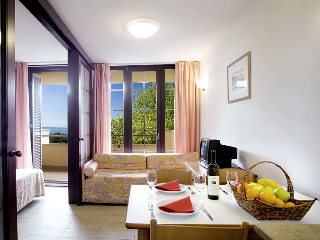 naturist-resort-solaris-standard-1-bedroom-apartment-3-persons-interior