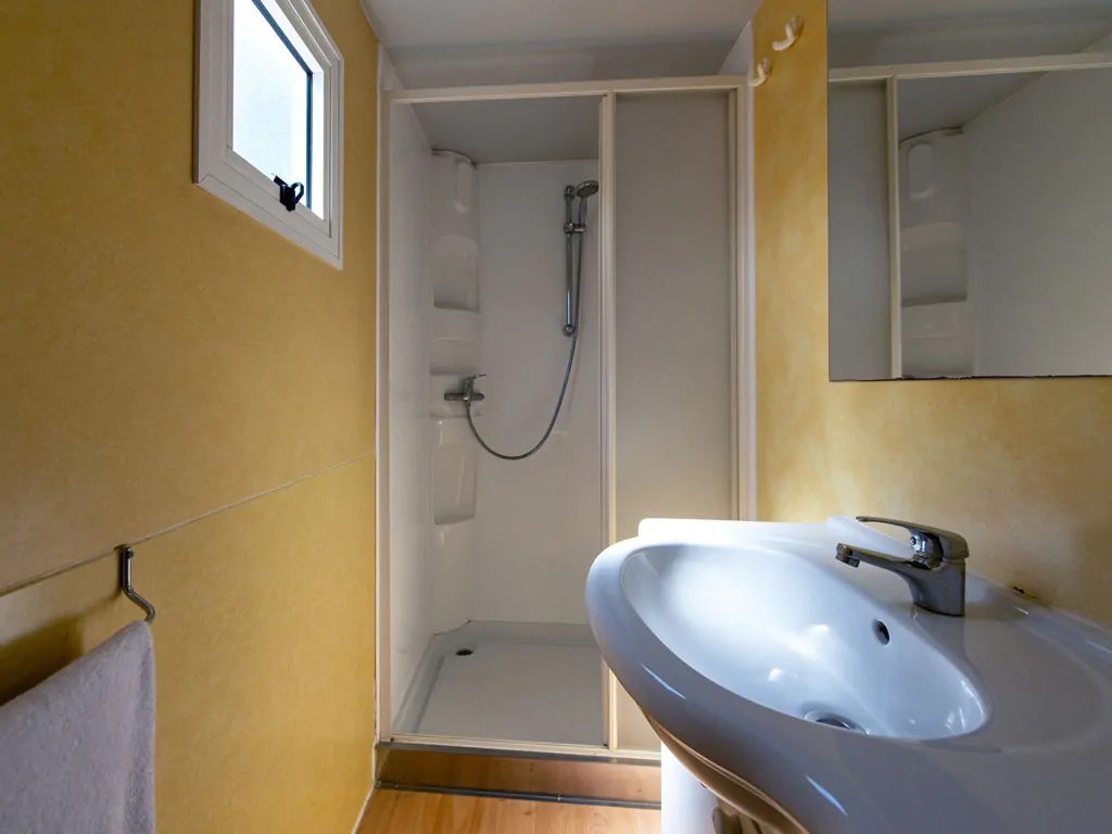 camping-village-punta-navaccia-mobile-home-superior-interior-bathroom-sink
