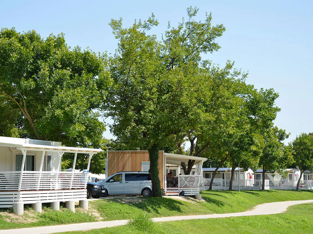 campsite-terme-catez-mobile-home-luxus-plus-r-exterier-mobile-homes