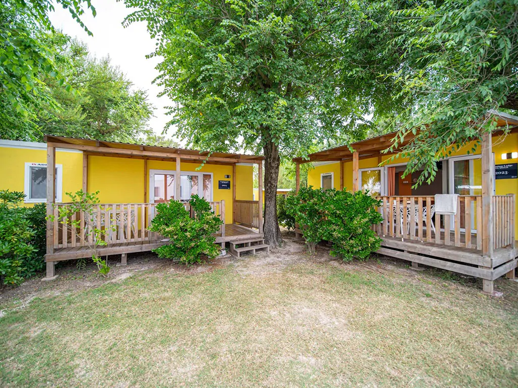 campsite-centro-vacanze-villaggio-san-francesco-mobile-home-lodge-premium-sea-breeze-exterier-mobile-home-view