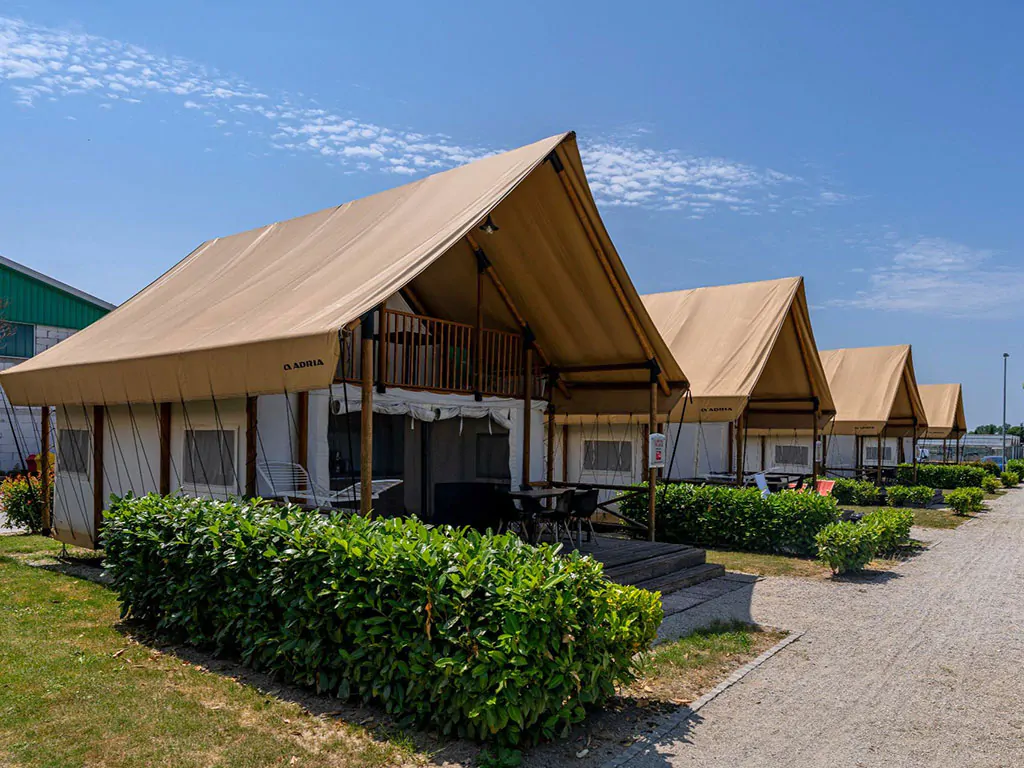 campsite-terme-catez-gl-luxus-safari-loft-l-exterier-glamping-tents