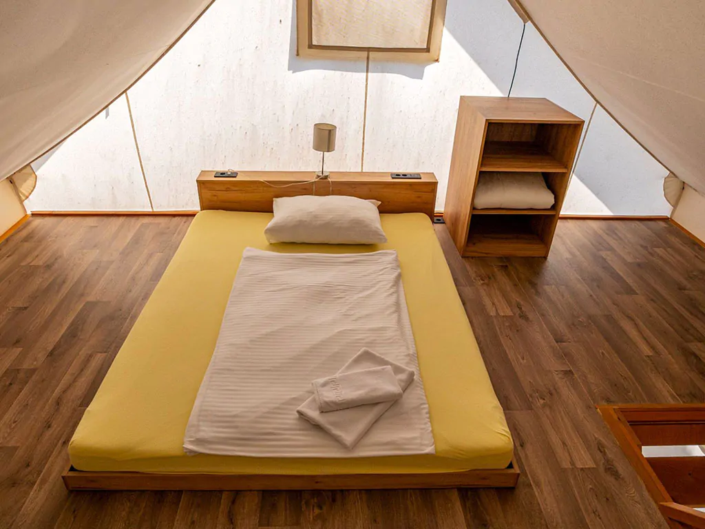 campsite-terme-catez-gl-luxus-safari-loft-l-interier-bedroom-japanese-style-bed