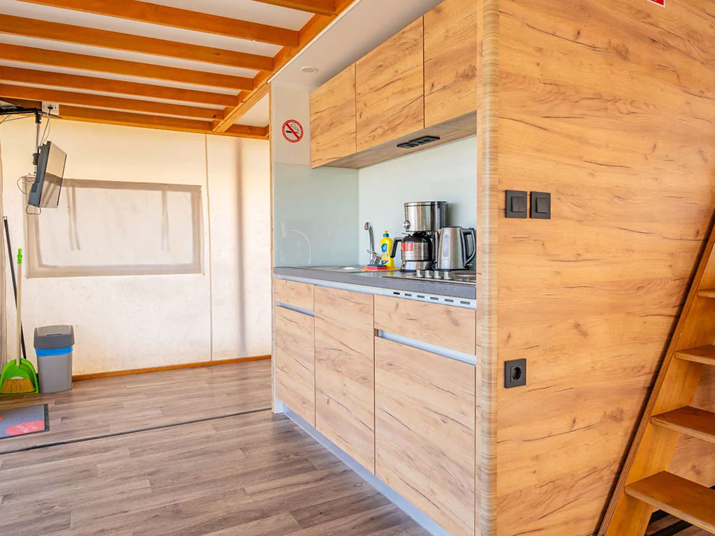 campsite-terme-catez-gl-luxus-safari-loft-l-interier-kitchen