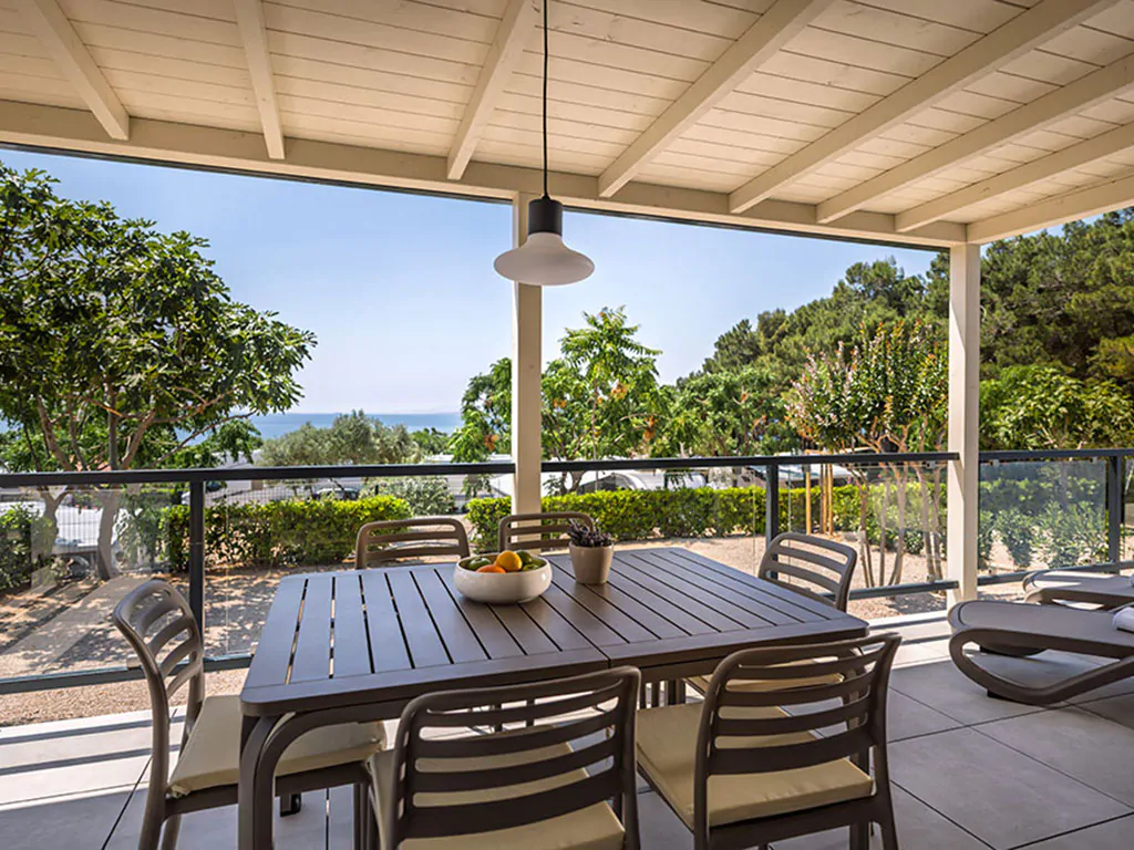 campsite-valamar-camping-krk-mobile-home-krk-superior-home-four-plus-two-seaview-exterier-terace