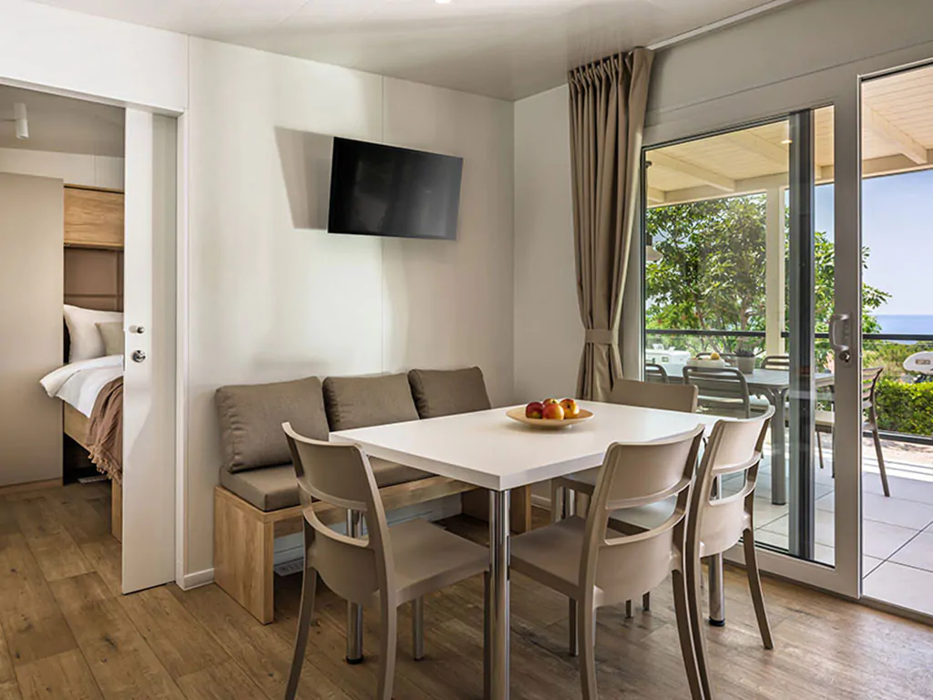 campsite-valamar-camping-krk-mobile-home-krk-superior-home-four-plus-two-seaview-interier-livingroom-view