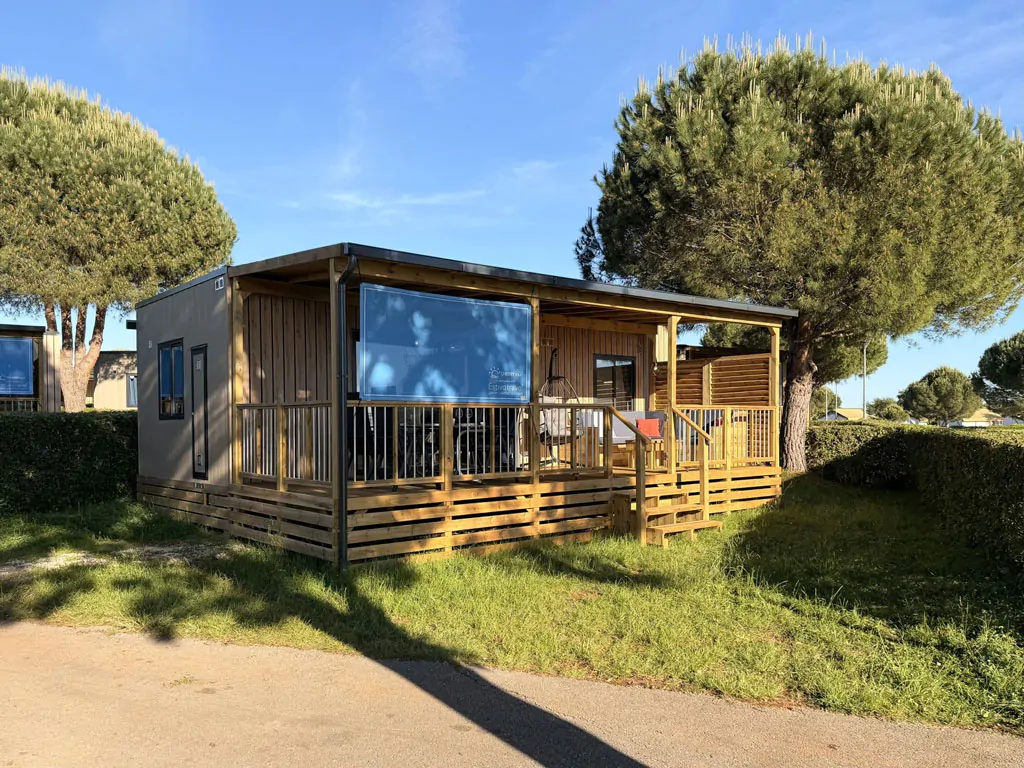 camping-park-umag-mobile-home-estivo-premium-deluxe-seaside-exterior