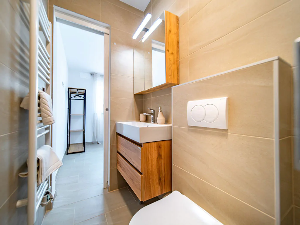 camping-arti-homes-rab-mobile-home-arti-studio-four-interior-bathroom