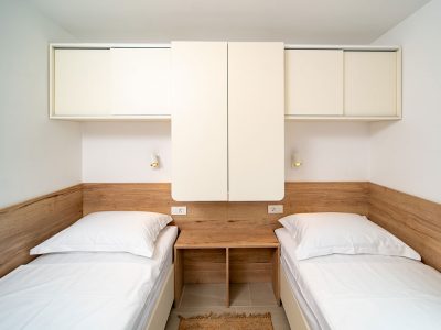 camping-arti-homes-rab-mobile-home-arti-studio-four-interior-bedroom-single-beds