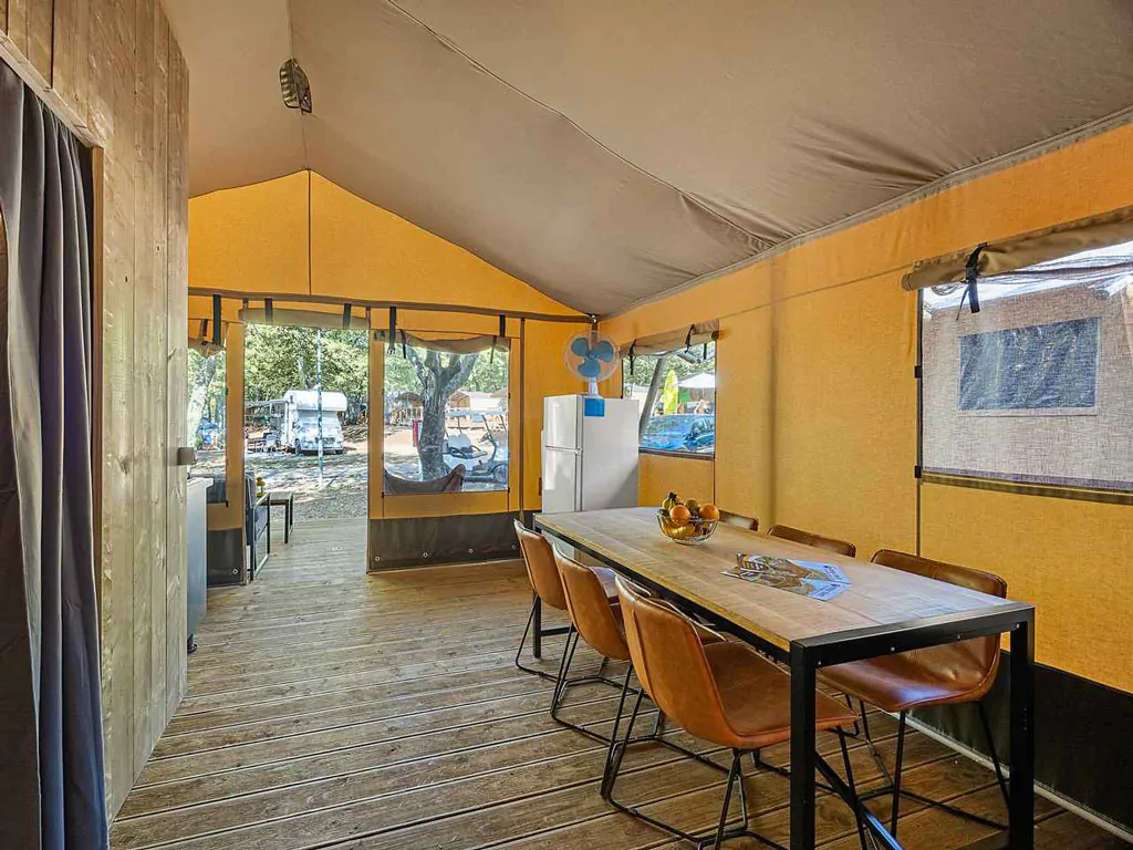 camping-cikat-safari-tent-lodge-interior-table