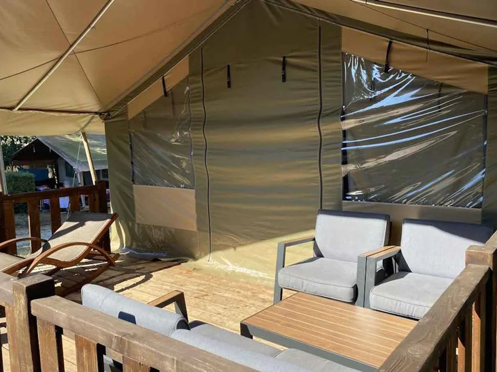 camping-lanterna-safari-tent-sorella-sanitary-airco-exterior-terrace