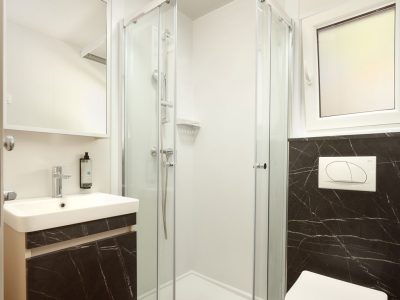 campsite-adriatic-cliff-two-bedroom-seaside-interior-bathroom