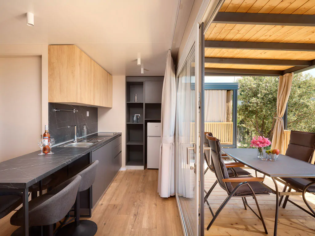campsite-adriatic-cliff-two-bedroom-seaside-interior-kitchen-and-terrace