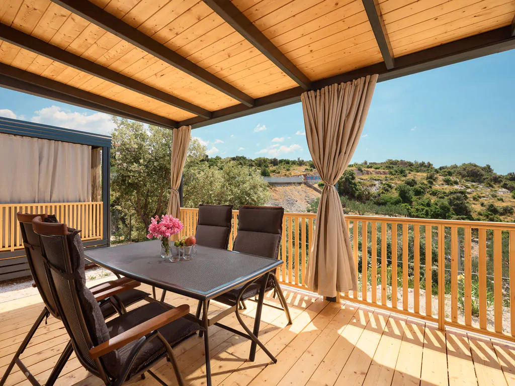 campsite-adriatic-cliff-two-bedroom-seaside-interior-terrace