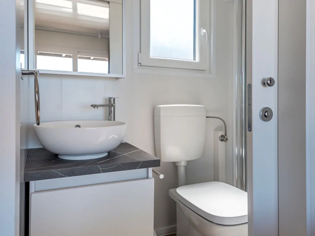 campsite-adriatic-mobile-home-sea-view-interior-bathroom
