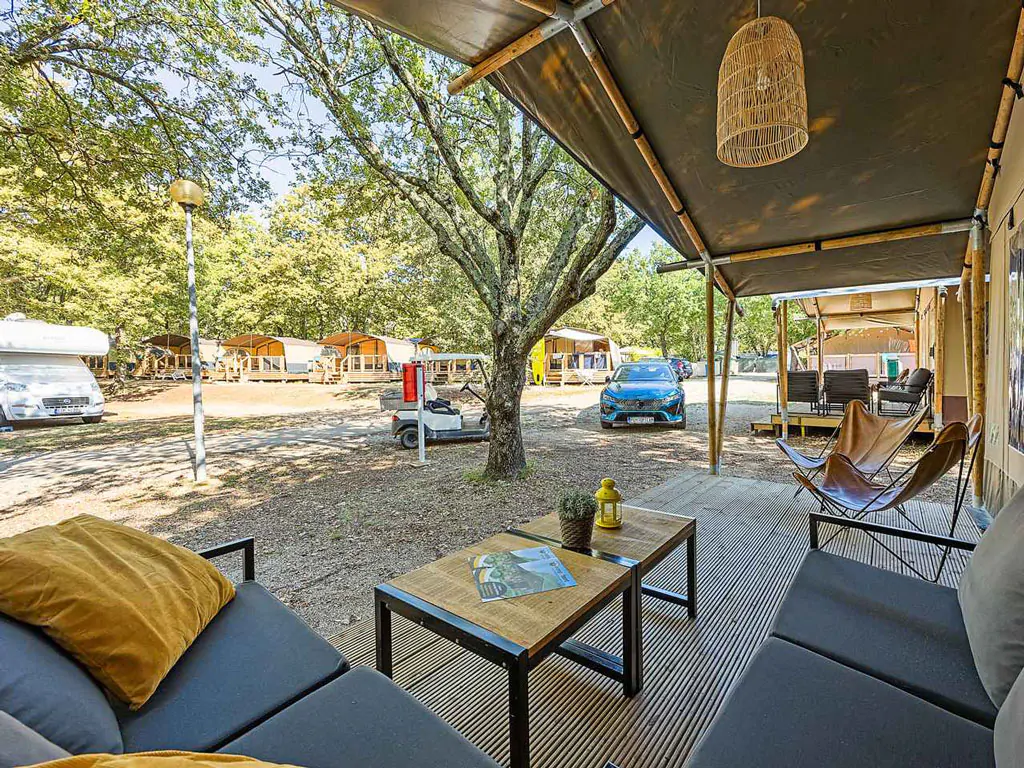 campsite-bijela-uvala-safari-tent-lodge-8-persons-exterior-terrace