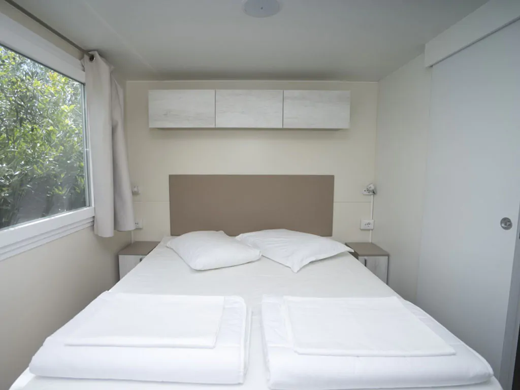 campsite-kovacine-mobile-home-trend-interior-bedroom-double-bed