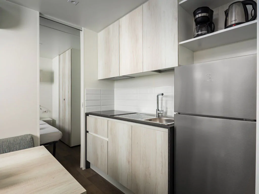 campsite-oliva-mobile-home-standard-plus-interior-kitchen