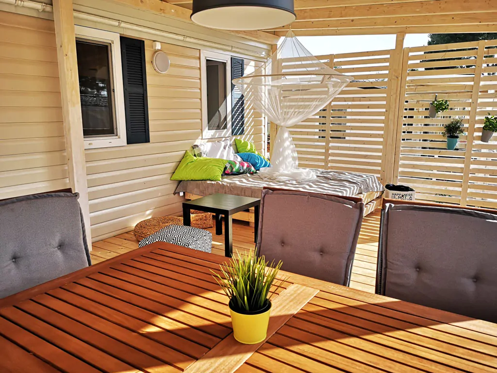 valamar-camping-lanterna-west-coast-new-mobile-home-exterior-terrace-table