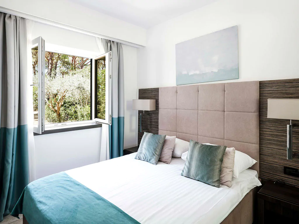 zaton-apartment-comfort-one-bedroom-apartment-22-interior-bedroom-iii