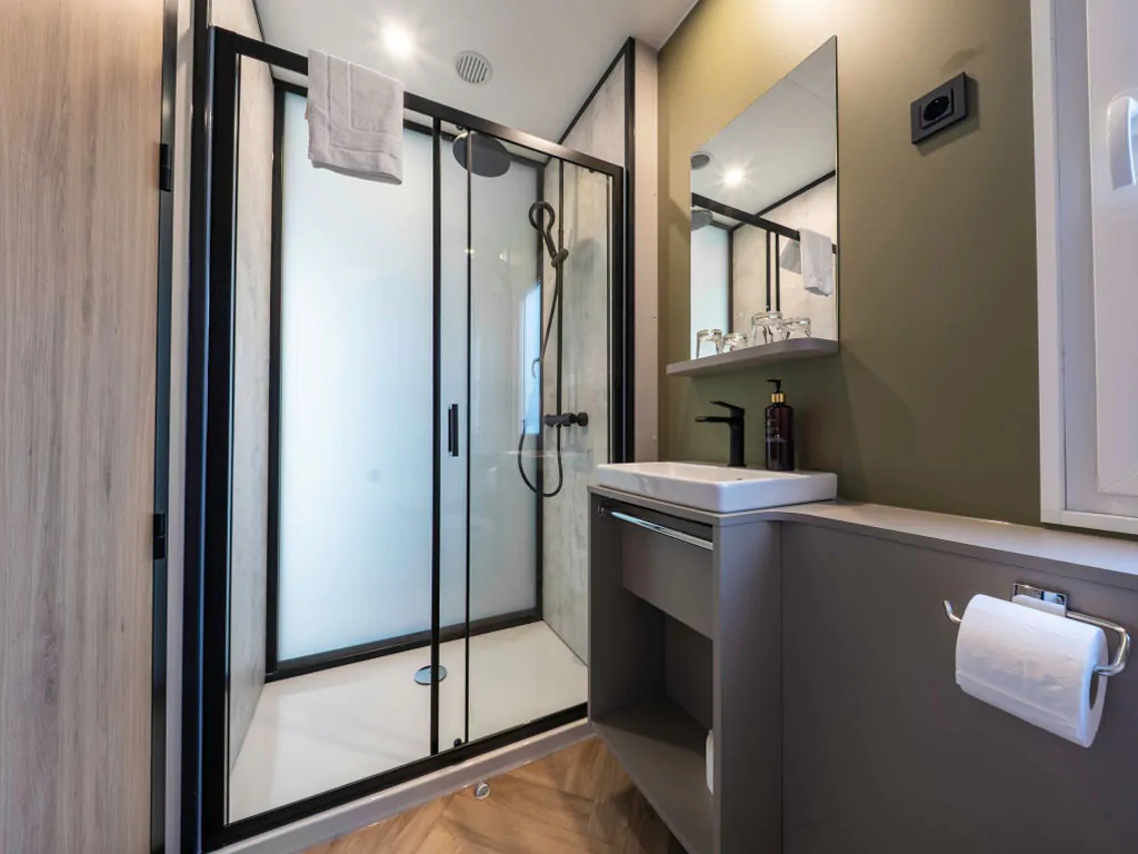 campsite-almissa-mobile-home-superior-41-interior-bathroom