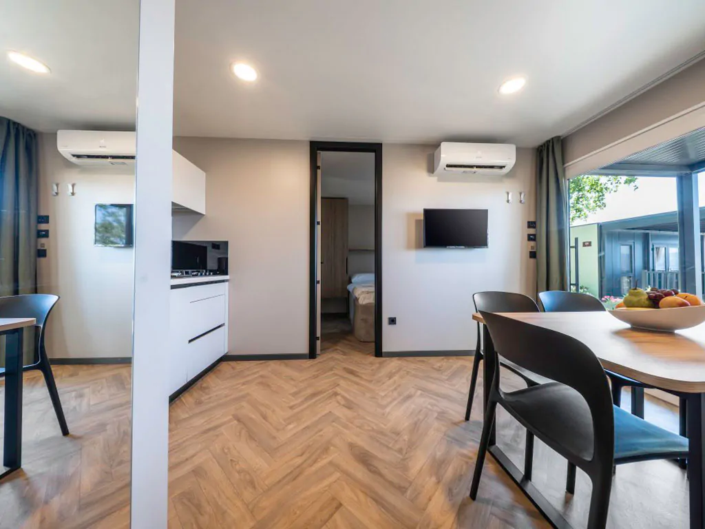 campsite-almissa-mobile-home-superior-41-interior-livingroom