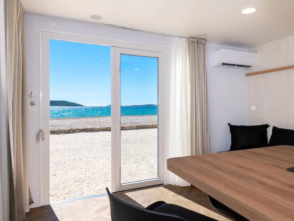 camping-resort-sibenik-mobile-home-s-first-row-interior-livingroom-seaview