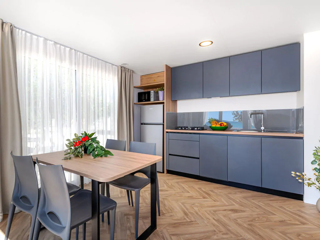 camping-resort-sibenik-mobile-home-s-interior-kitchen