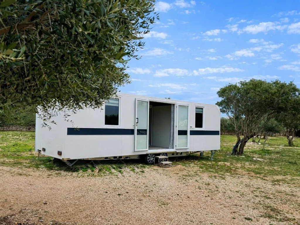 campsite-terra-park-phalaris-mobile-home-lunaris-camping-home-exterior-frontview