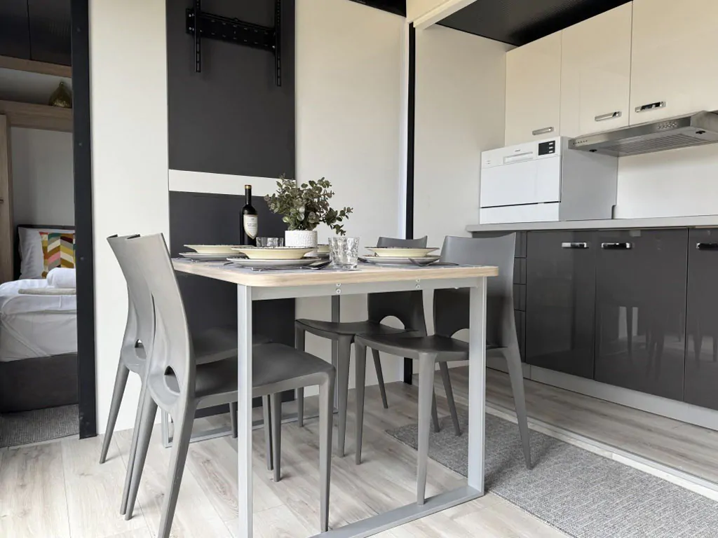 campsite-terra-park-phalaris-mobile-home-lunaris-camping-home-interior-kitchen-table