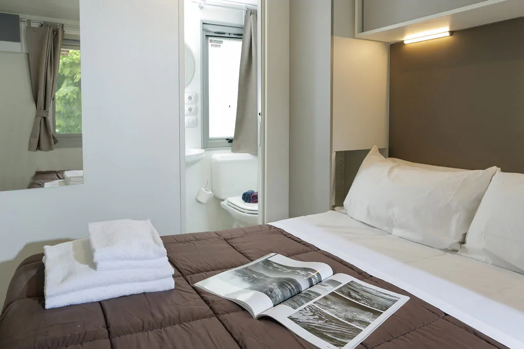 hu-i-pini-village-mobile-home-hu-stay-smart-interior-bedroom-bathroom
