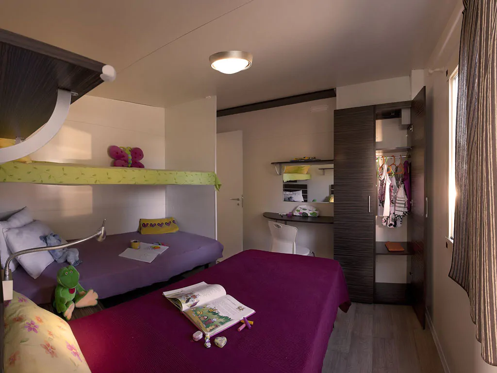 hu-i-pini-village-village-mobile-home-hu-stay-easy-l-plus-interior-bedroom-singlebeds
