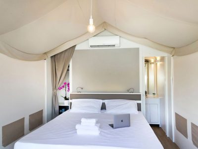 hu-roma-camping-in-town-glamping-hu-glamp-smart-interior-bedroom