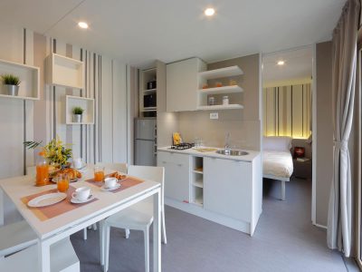hu-roma-camping-in-town-mobile-home-hu-stay-premium-interior-livingroom-kitchen