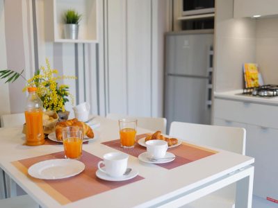 hu-roma-camping-in-town-mobile-home-hu-stay-premium-interior-livingroom-table