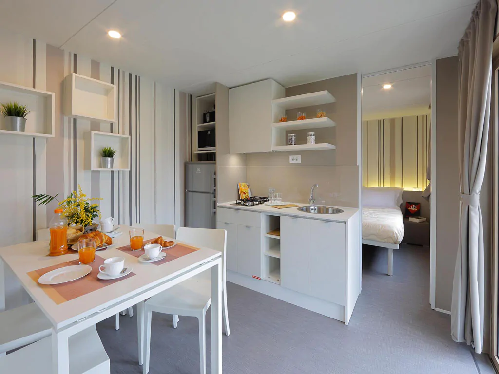 hu-venezia-camping-in-town-mobile-home-hu-stay-premium-interior-livingroom-kitchen