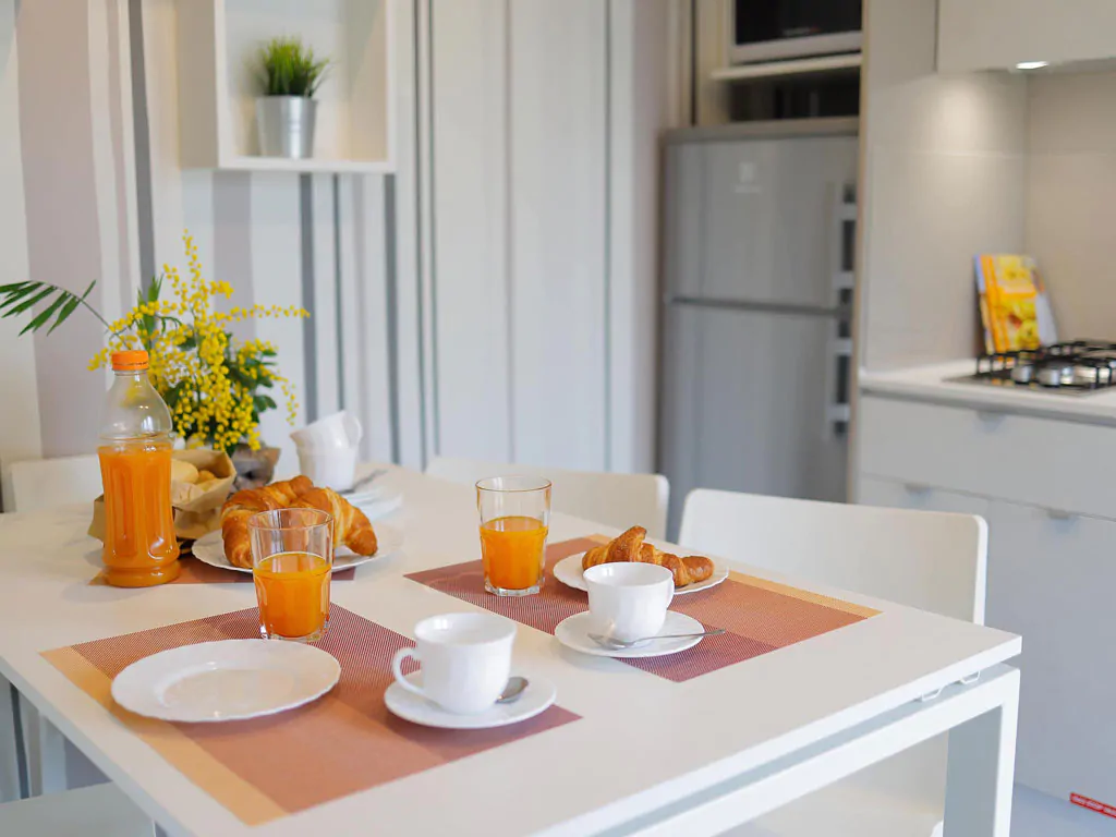 hu-venezia-camping-in-town-mobile-home-hu-stay-premium-interior-livingroom-table