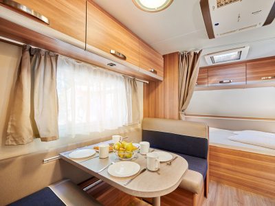 camping-arena-stupice-mobilehome-wohnwagen-premium-interior-livingroom