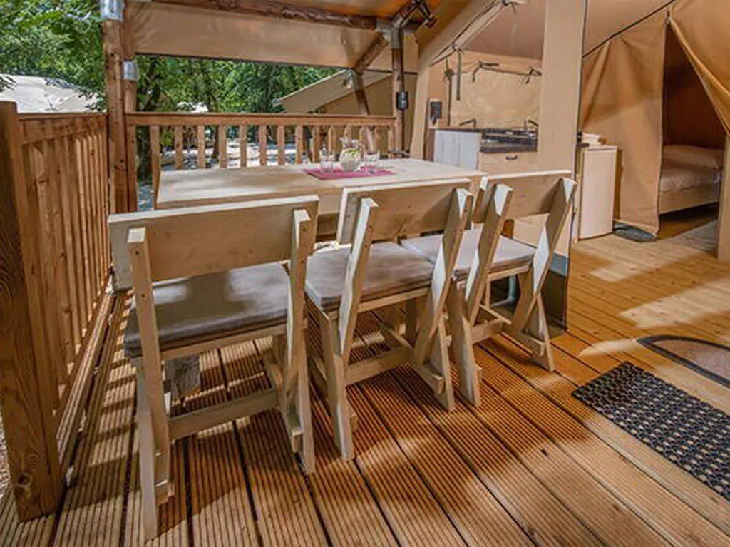 camping-bijela-uvala-glamping-safari-tent-authentic-plus-exterior-terrace