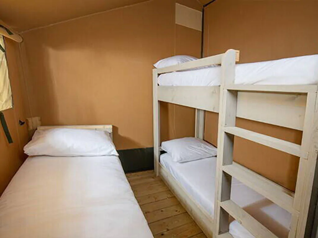camping-bijela-uvala-glamping-safari-tent-authentic-plus-interior-bedroom-singlebeds